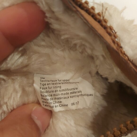 ❣️Girls fur winter boots size 6M (#385) - Picture 6 of 7